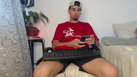 Snapshot of andy_0018 chatting on December 2024 10:03:02 PM Andy online show from December 2024 10:03:02 PM