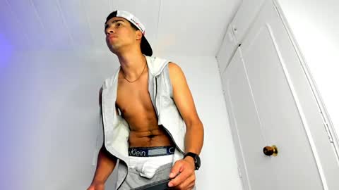 Snapshot of andy_0018 chatting on January 2025 07:11:02 AM Andy online show from January 2025 07:11:02 AM