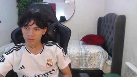 andy_dan1 online show from January 2025 12:35:01 PM