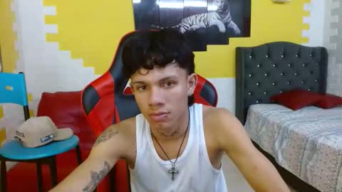 andy_dan1 online show from November 2025 02:06:02 PM