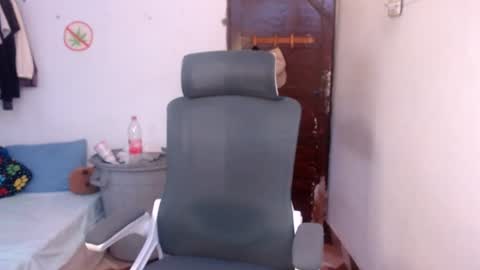 Snapshot of andy_dan1 chatting on July 2026 07:00:01 AM andy_dan1 online show from July 2026 07:00:01 AM