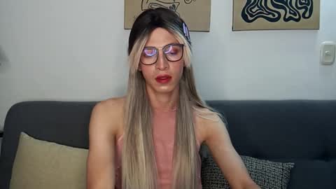 Snapshot of andy_vander chatting on September 2025 03:08:02 AM Andy van der Rose online show from September 2025 03:08:02 AM