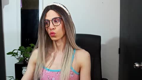 Snapshot of andy_vander chatting on November 2025 09:12:02 AM Andy van der Rose online show from November 2025 09:12:02 AM