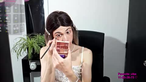 Snapshot of andy_vander chatting on February 2026 03:48:02 PM Andy van der Rose online show from February 2026 03:48:02 PM