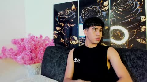 andy_wood1 online show from April 2026 01:01:01 PM