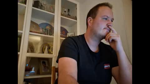 Snapshot of andypsilon88 chatting on December 2024 06:01:02 AM ShortyfromS online show from December 2024 06:01:02 AM