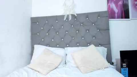          online show from October 2025 01:49:01 AM