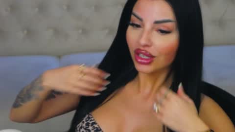 Anne online show from January 2025 07:37:01 PM