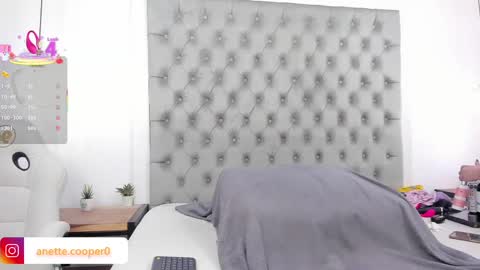 Snapshot of anette_cooper chatting on September 2025 04:06:02 AM anette_cooper online show from September 2025 04:06:02 AM