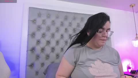 Snapshot of anette_cooper chatting on June 2026 04:02:02 AM anette_cooper online show from June 2026 04:02:02 AM