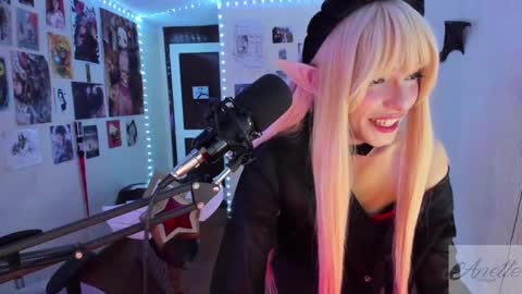 Snapshot of anette_sf chatting on February 2025 03:18:02 AM Anette Scorpio online show from February 2025 03:18:02 AM