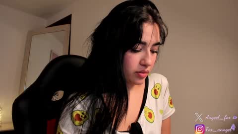 Snapshot of angeel_fox chatting on January 2025 11:43:02 PM Angel online show from January 2025 11:43:02 PM