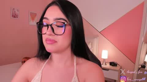 Snapshot of angeel_fox chatting on November 2025 11:25:02 PM Angel online show from November 2025 11:25:02 PM