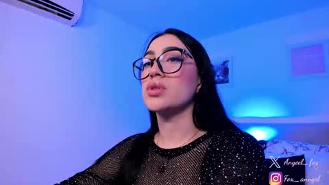 Snapshot of angeel_fox chatting on November 2025 12:21:01 AM Angel online show from November 2025 12:21:01 AM