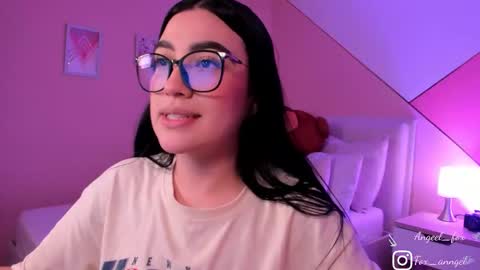 Snapshot of angeel_fox chatting on February 2026 06:40:02 AM Angel online show from February 2026 06:40:02 AM