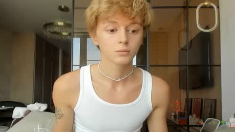 angel_andreww online show from April 2026 09:45:01 AM