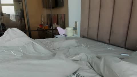 angel_andreww online show from June 2026 11:14:01 AM