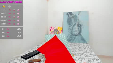 Snapshot of angel_blondie_ chatting on December 2024 03:29:02 AM Anglica online show from December 2024 03:29:02 AM