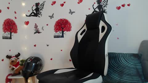 Snapshot of angel_curl chatting on January 2025 06:46:01 PM Angel Curl online show from January 2025 06:46:01 PM