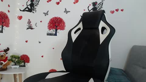 Snapshot of angel_curl chatting on February 2025 01:55:02 PM Angel Curl online show from February 2025 01:55:02 PM