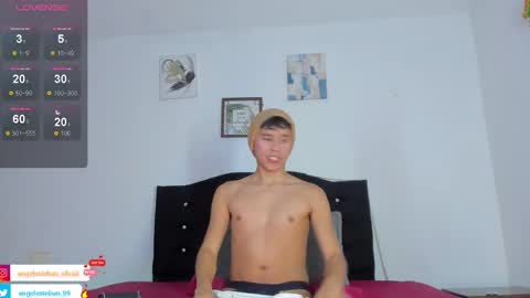 ngel Esteban  online show from November 2025 03:06:01 AM