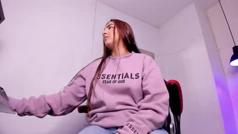 angel hardy online show from November 2025 12:11:02 PM