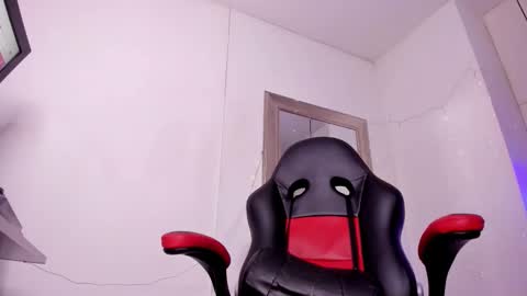 angel hardy online show from November 2025 10:48:02 AM