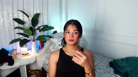 Snapshot of angel_indiguise chatting on January 2025 07:26:02 PM angela online show from January 2025 07:26:02 PM