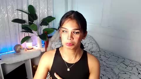 Snapshot of angel_indiguise chatting on January 2025 08:01:02 PM angela online show from January 2025 08:01:02 PM