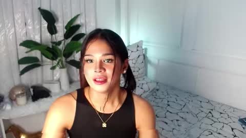 Snapshot of angel_indiguise chatting on February 2025 05:31:01 AM angela online show from February 2025 05:31:01 AM