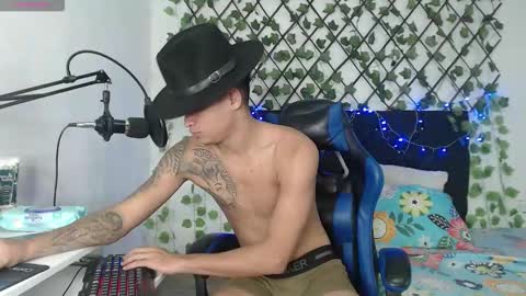 Angel online show from November 2025 09:06:02 PM