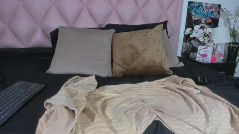 Snapshot of angel_light888 chatting on December 2024 01:04:02 AM Angel online show from December 2024 01:04:02 AM