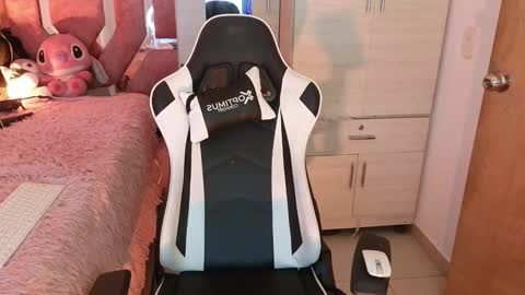 Snapshot of angel_lusst chatting on December 2024 08:11:02 AM angeline online show from December 2024 08:11:02 AM