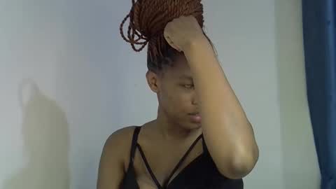 angel_mia5 online show from April 2026 04:44:01 PM