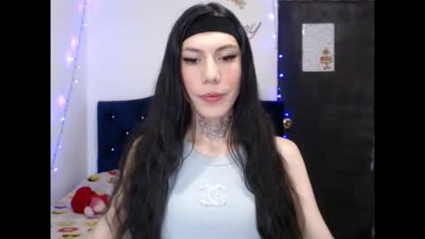 Snapshot of angel_moon69_ chatting on January 2025 11:25:01 AM follow me instagram amymiranda69 online show from January 2025 11:25:01 AM