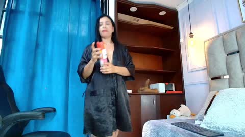 Nicolle  online show from February 2025 02:58:01 PM