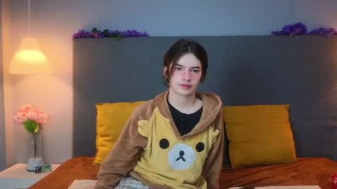 Angel online show from January 2025 03:49:02 AM