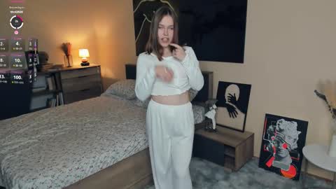 Snapshot of angel_to_burn chatting on October 2025 07:17:02 AM SofiaSofi online show from October 2025 07:17:02 AM