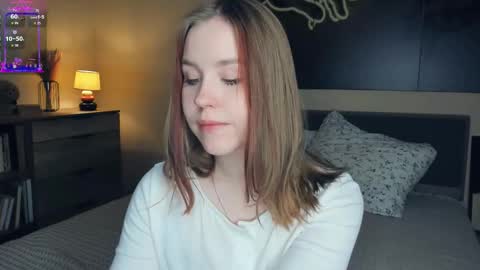 Snapshot of angel_to_burn chatting on October 2025 08:03:01 AM SofiaSofi online show from October 2025 08:03:01 AM