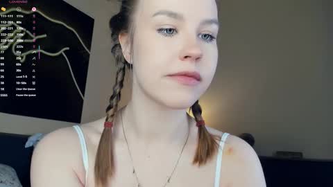 Snapshot of angel_to_burn chatting on December 2025 07:01:02 AM SofiaSofi online show from December 2025 07:01:02 AM