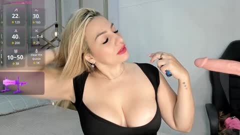 Snapshot of angel_vibes_ chatting on January 2025 05:24:02 PM Angel online show from January 2025 05:24:02 PM