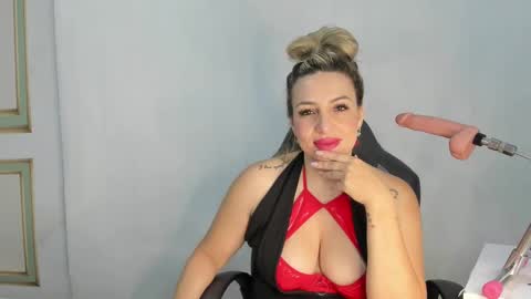 Snapshot of angel_vibes_ chatting on February 2025 01:36:02 AM Angel online show from February 2025 01:36:02 AM