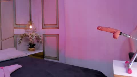 Snapshot of angel_vibes_ chatting on September 2025 06:21:01 PM Angel online show from September 2025 06:21:01 PM