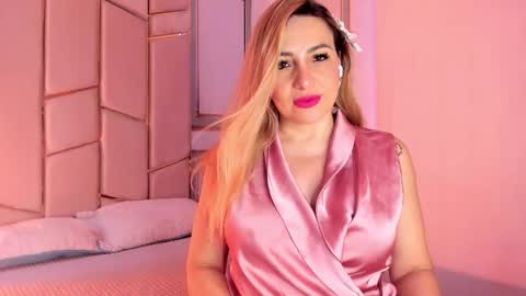 Snapshot of angel_vibes_ chatting on February 2026 04:06:01 PM Angel online show from February 2026 04:06:01 PM