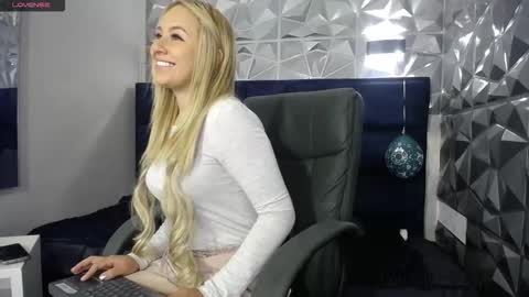 Snapshot of angel_white25 chatting on December 2025 11:51:01 AM Angel online show from December 2025 11:51:01 AM