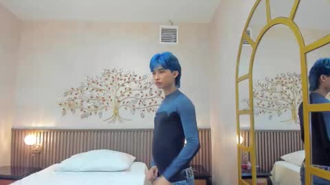 Angel  online show from November 2025 10:52:01 PM