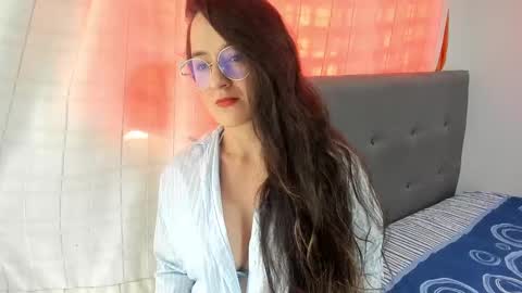 angela_nix online show from September 2025 03:14:01 PM
