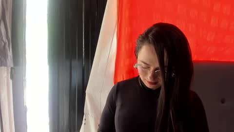 angela_nix online show from October 2025 03:36:01 PM