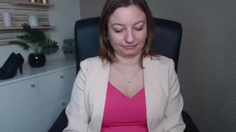 Angela online show from December 2025 06:43:02 AM