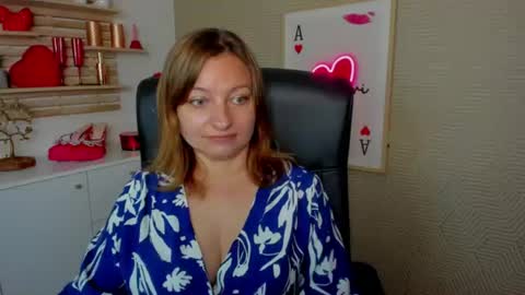 Snapshot of angela_samt chatting on June 2026 05:48:01 AM Angela online show from June 2026 05:48:01 AM